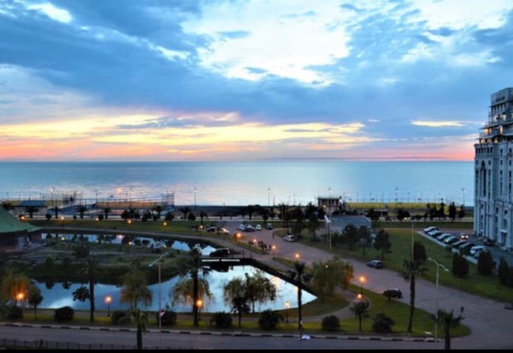 Gorgiladze Black Sea Apartment Batumi Exterior photo